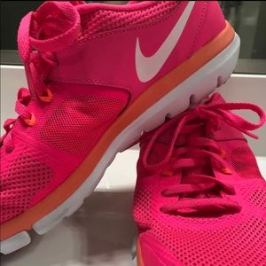 WOMENS NIKE SHOES